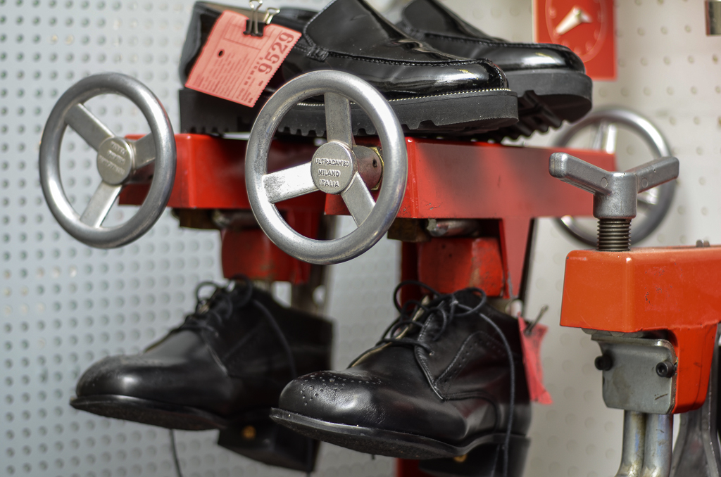Schuhreparaturen KARAKAS WERKSTATT